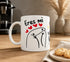 Diseño completo de taza Flork con el personaje y la frase "Eres mi notificación favorita" junto a un móvil con iconos de corazón y cruz.