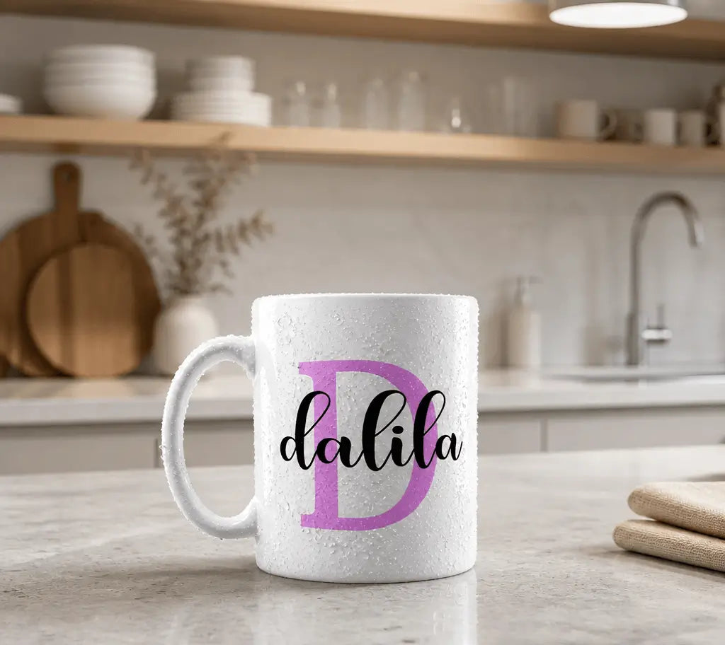 Taza personalizada con la inicial &